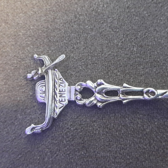 Antique Venezia 800 silver souvenir spoon - Picture 2 of 3